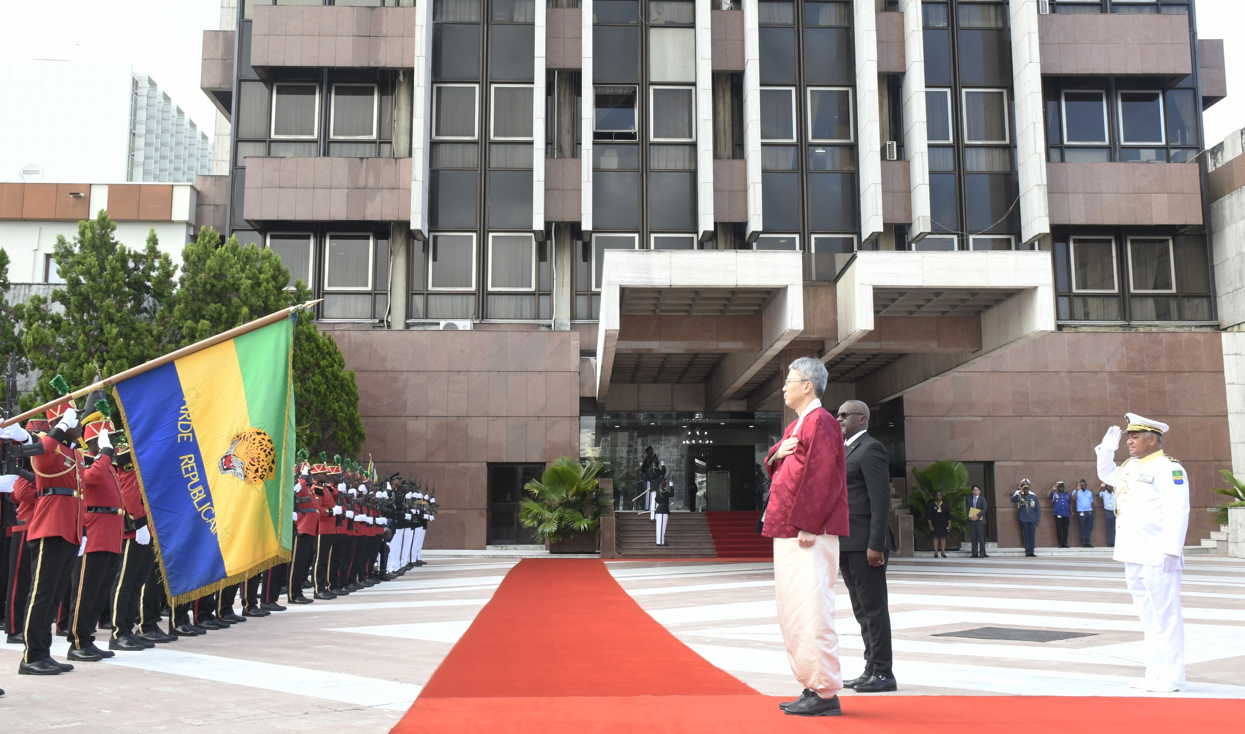 L’Ambassadeur SHIN a presenté ses Lettres de créance